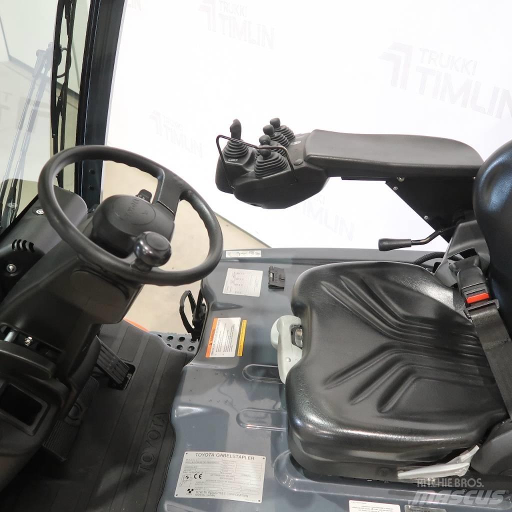 Toyota 8FBE20T 전동 지게차