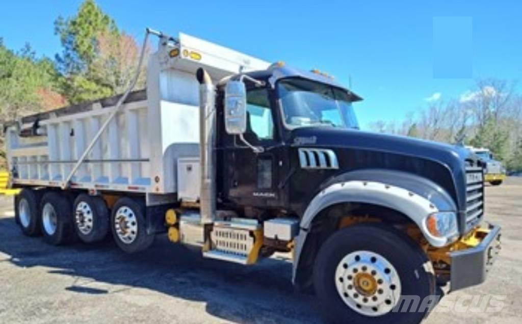 Mack GU 713 덤프 트럭