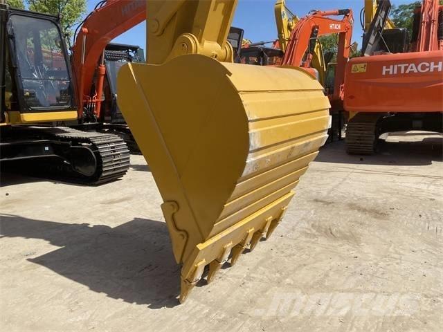 CAT 330 GC 대형 굴삭기 29톤 이상