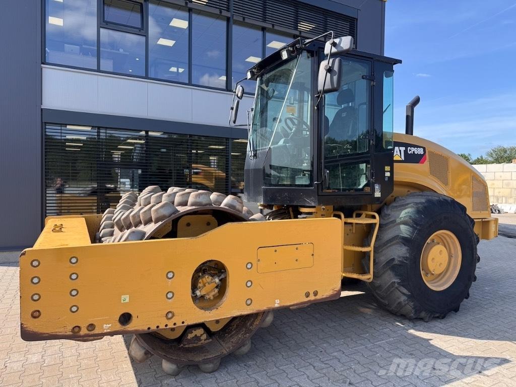 CAT CP 68 B 토양 다짐기