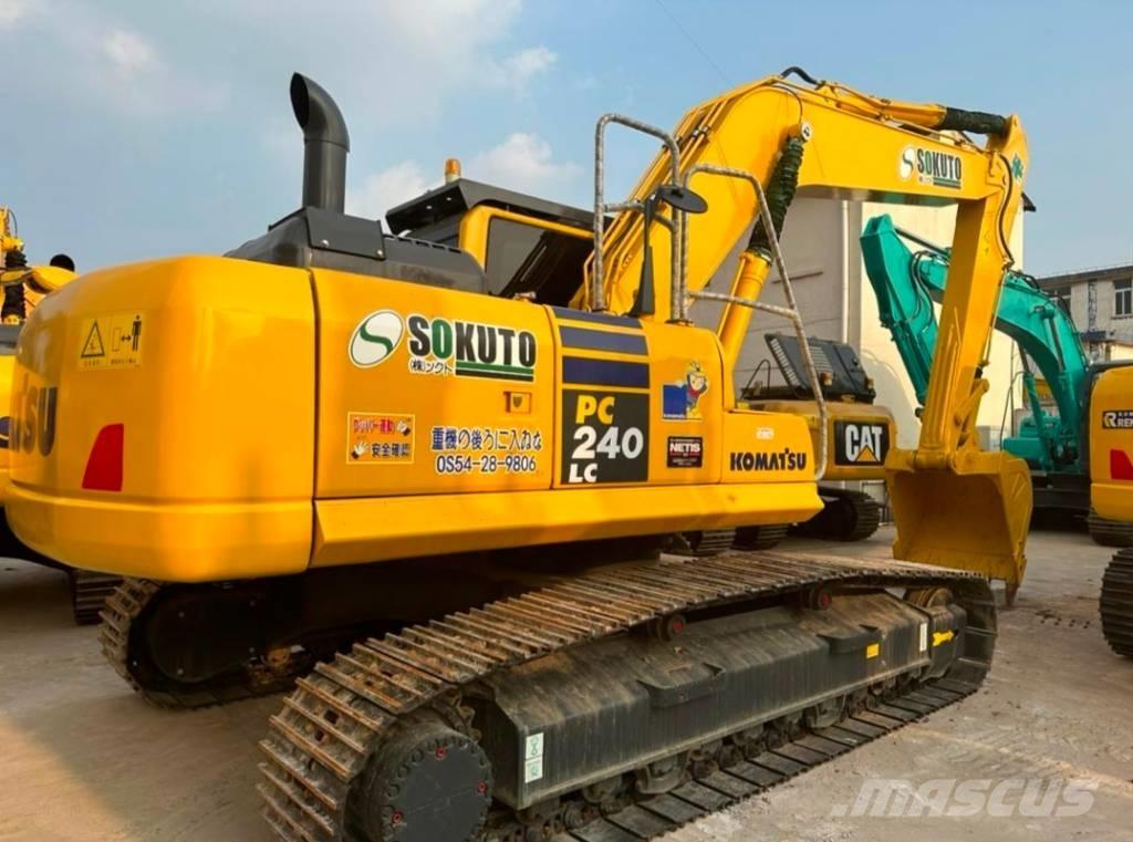 Komatsu PC 240 대형 굴삭기 29톤 이상