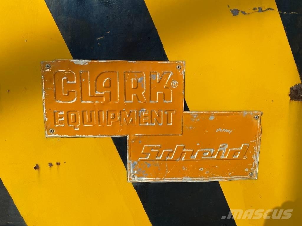 Clark Equipment 타이어, 휠 및 림