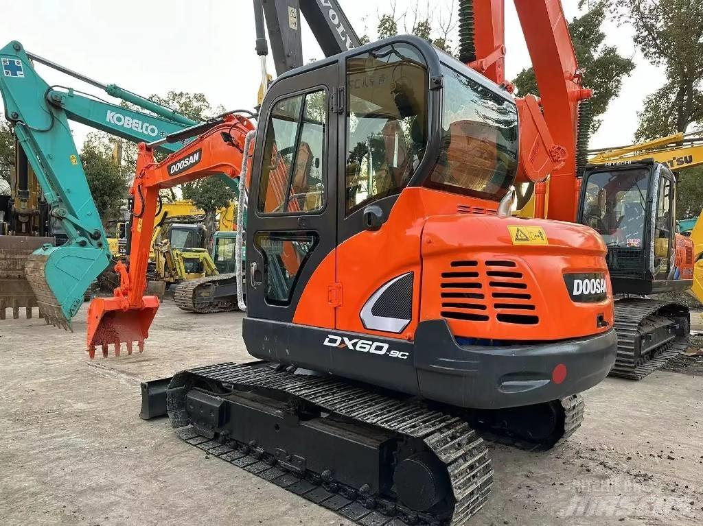 Doosan DX60-9C 소형 굴삭기 7톤 미만