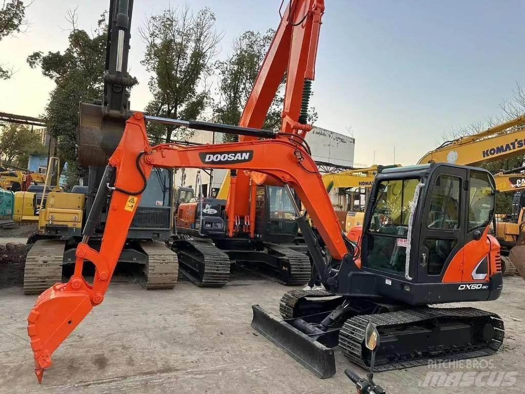 Doosan DX60-9C 소형 굴삭기 7톤 미만