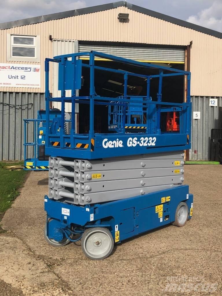 Genie GS 3232 가위형 리프트