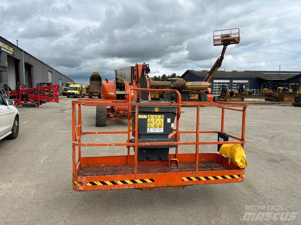 JLG 860 SJ 견인식 전동이동 리프트