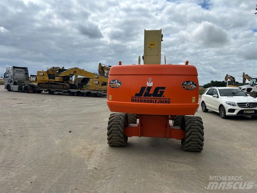 JLG 860 SJ 견인식 전동이동 리프트