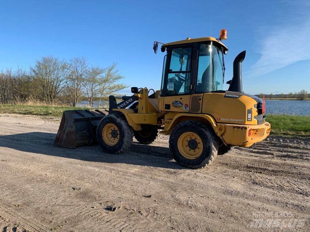 Volvo L 30 G  휠로우더