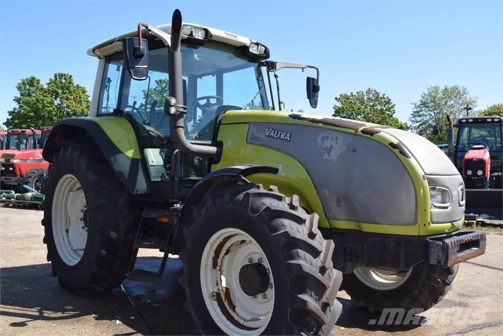 Valtra T120 트랙터