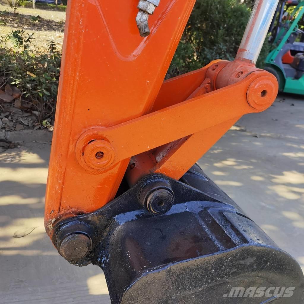 Hitachi ZX70 중형굴삭기 7톤-28톤