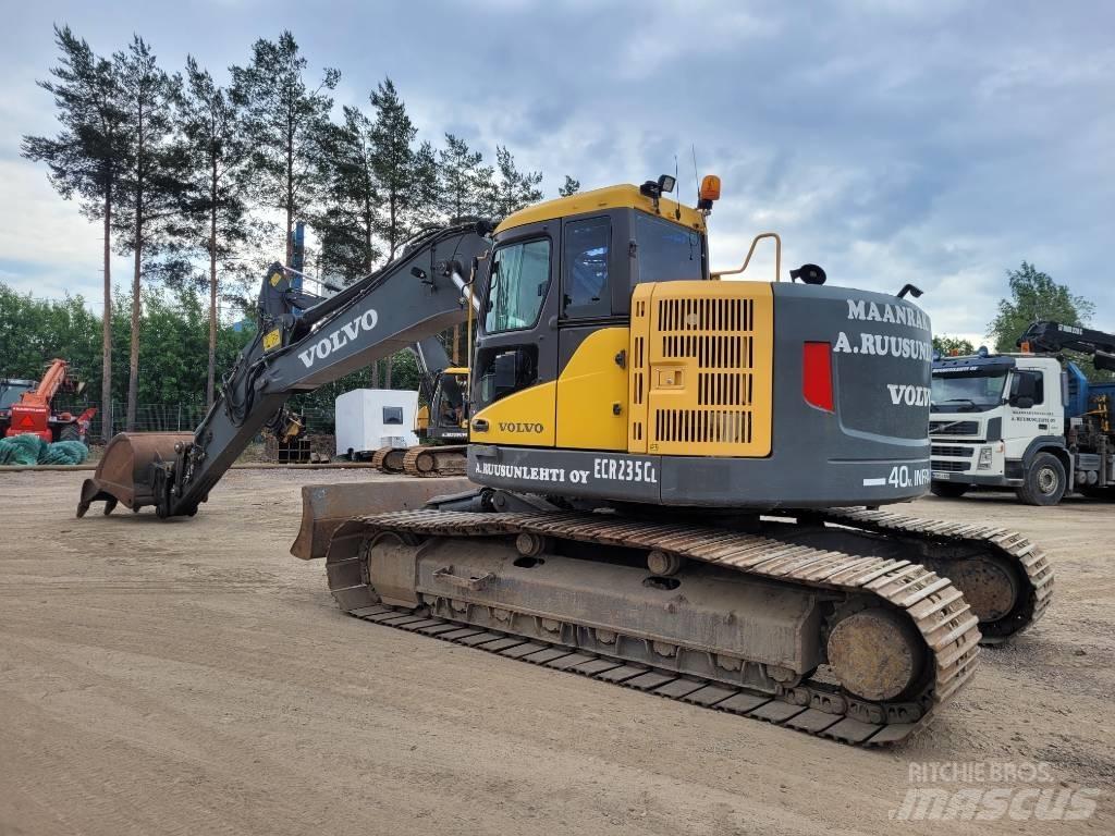 Volvo ECR 235 C L 대형 굴삭기 29톤 이상