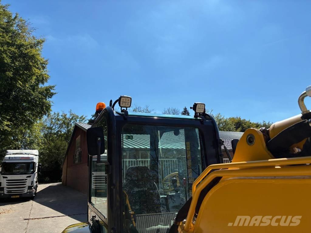 Komatsu PC26MR-5 소형 굴삭기 7톤 미만