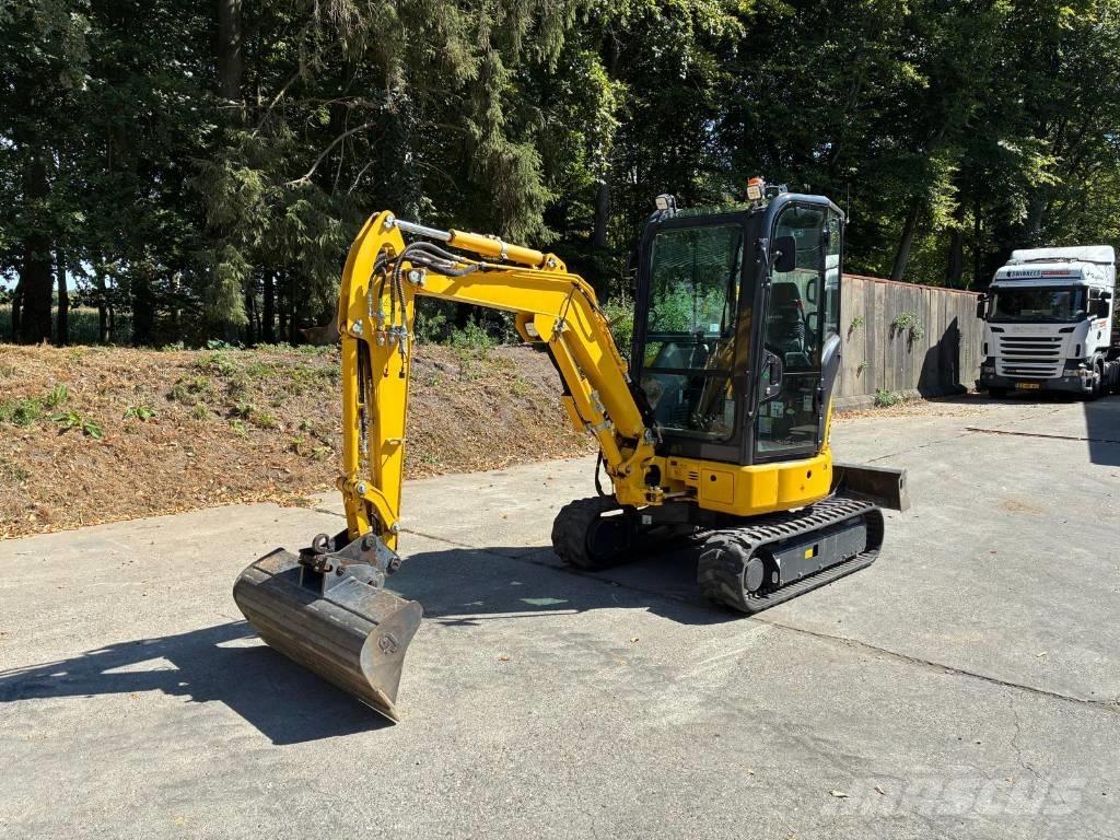 Komatsu PC26MR-5 소형 굴삭기 7톤 미만