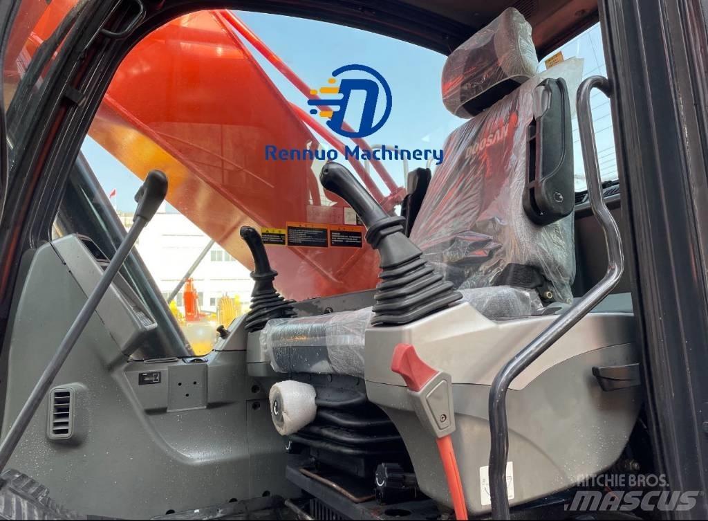Doosan DX 300 대형 굴삭기 29톤 이상