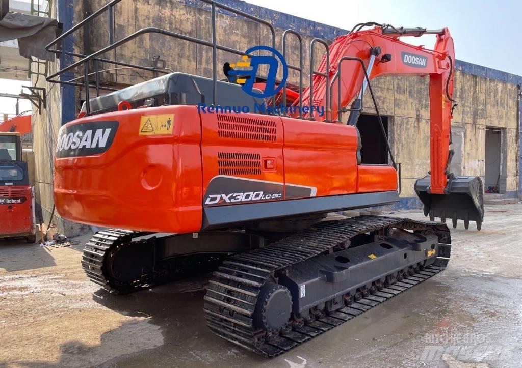 Doosan DX 300 대형 굴삭기 29톤 이상