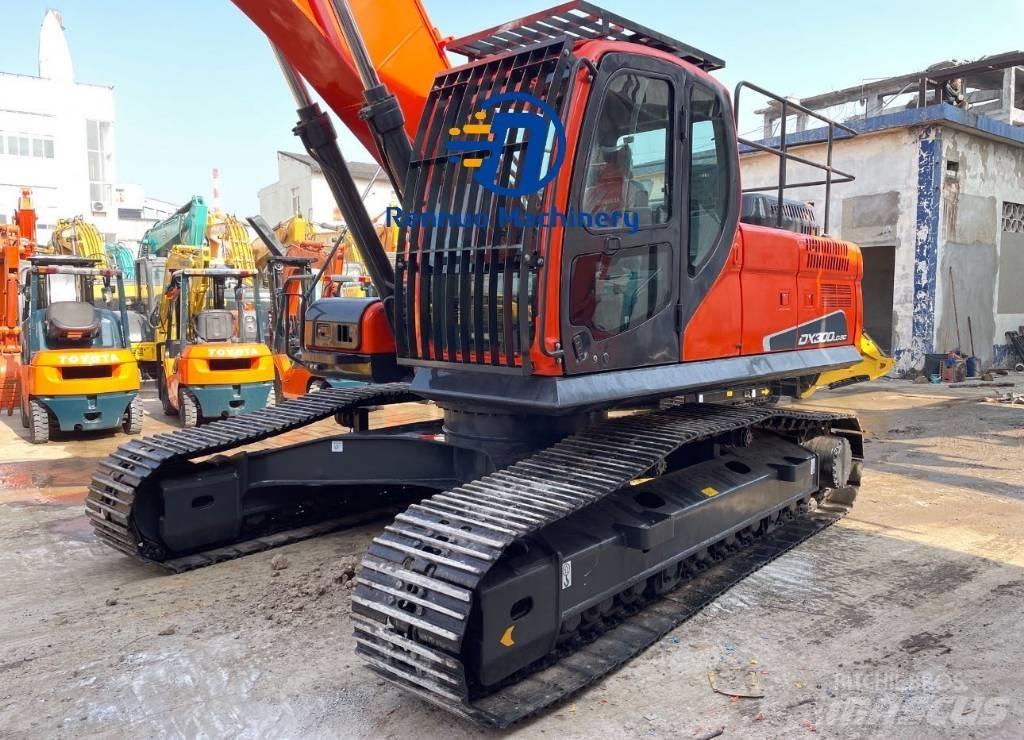 Doosan DX 300 대형 굴삭기 29톤 이상
