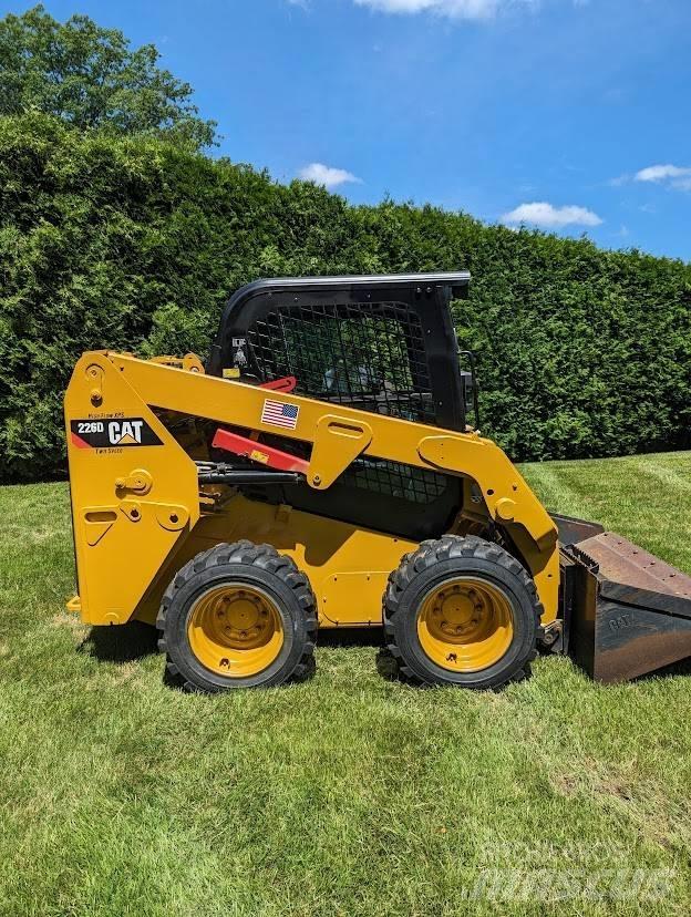 CAT 226 D  스키드로더