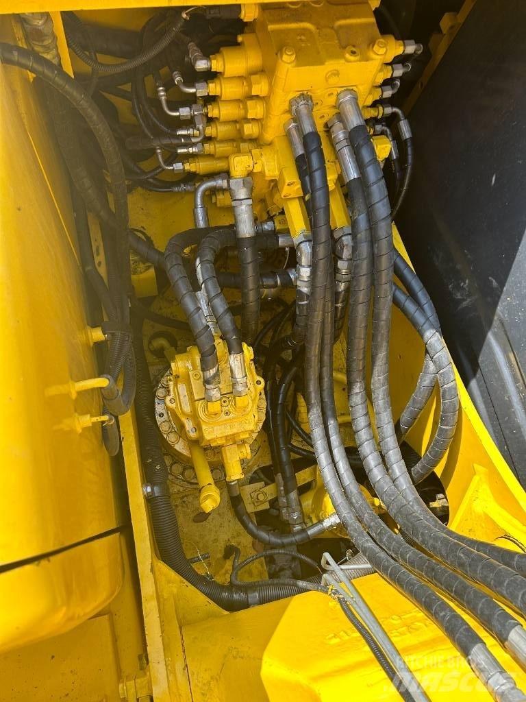 Komatsu PC 130 중형굴삭기 7톤-28톤
