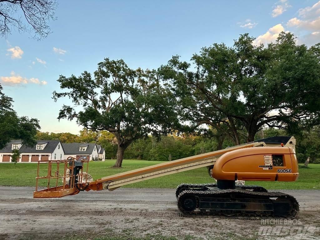 JLG 600 S C 견인식 전동이동 리프트