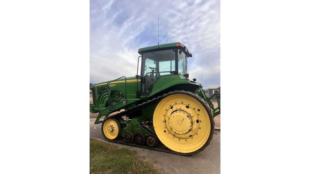 John Deere 8320 T 트랙터