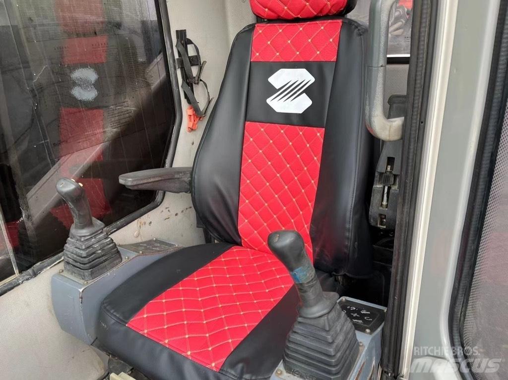 Zoomlion QY70V A/T 크레인