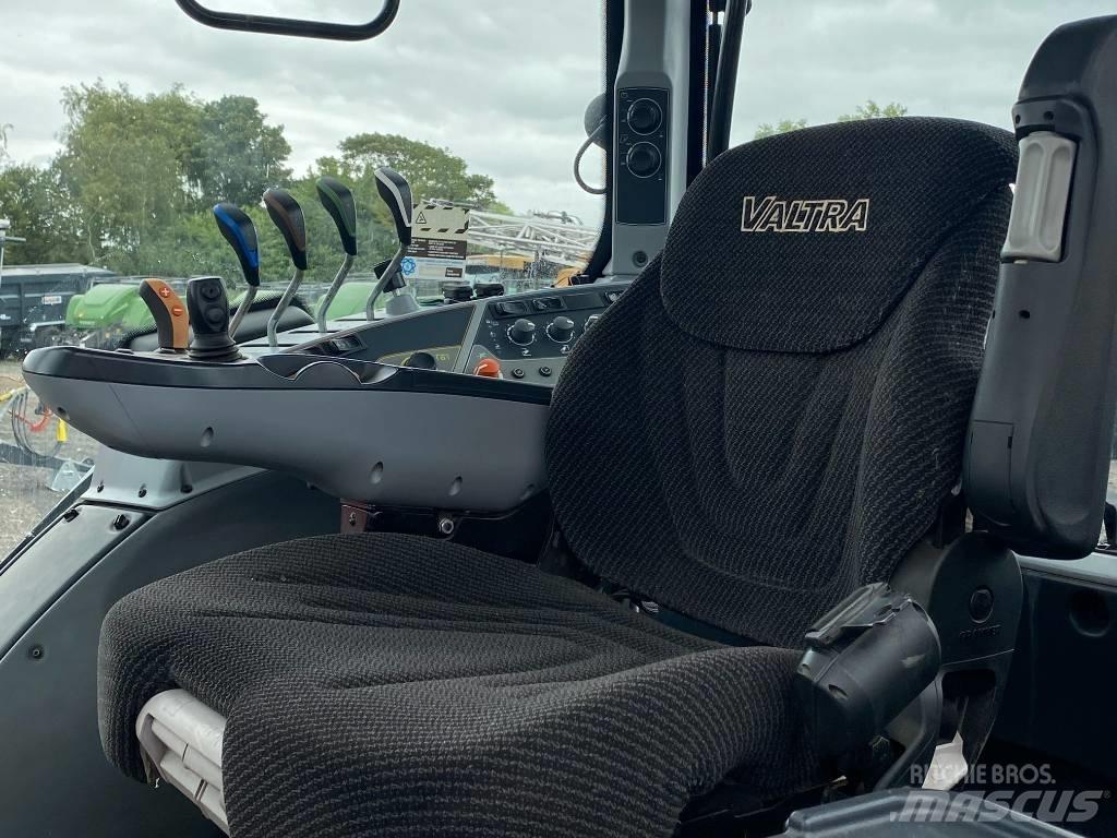 Valtra T 174EA 트랙터