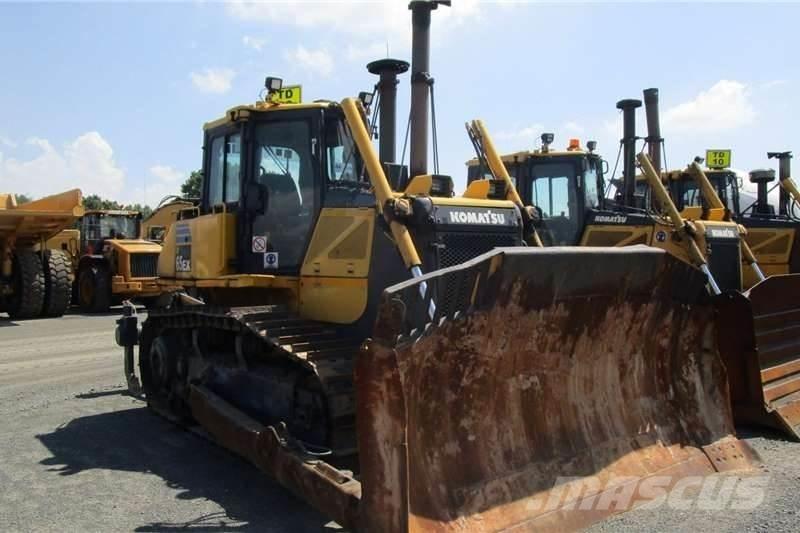 Komatsu D65 EX-16 크롤러 도저