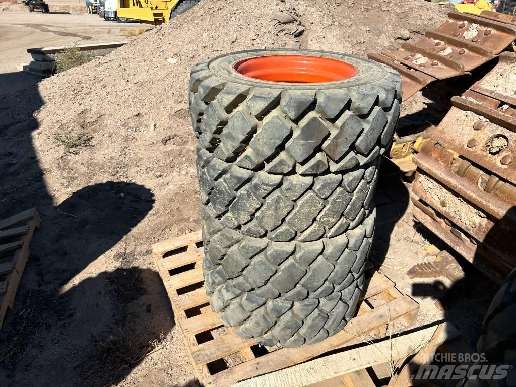 Bobcat 10x16.5 Tires 타이어, 휠 및 림