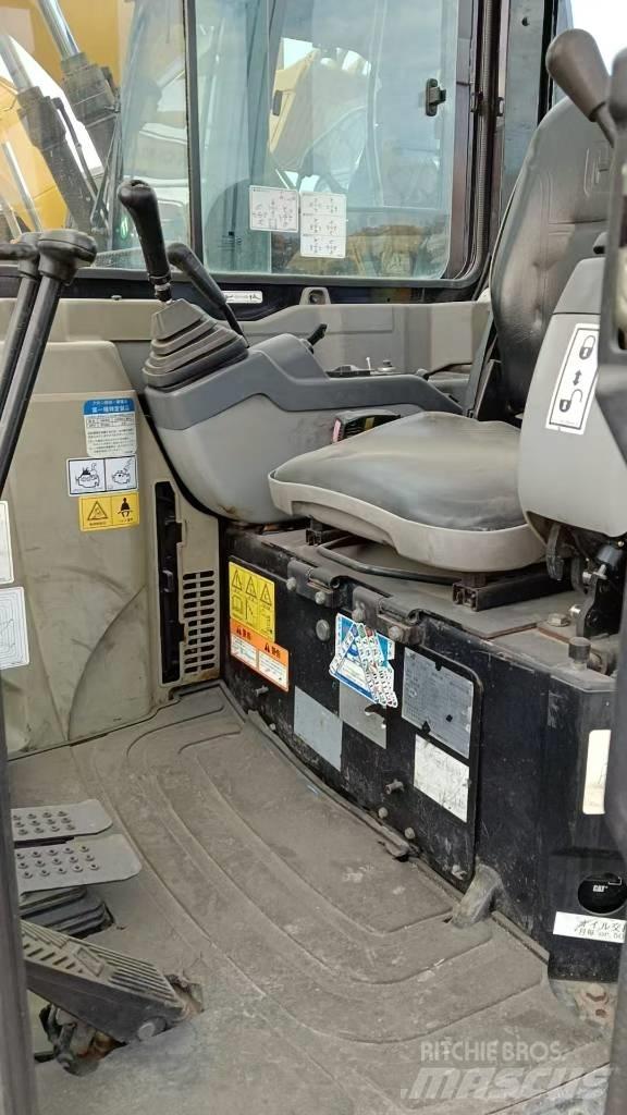 CAT CAT302D 대형 굴삭기 29톤 이상