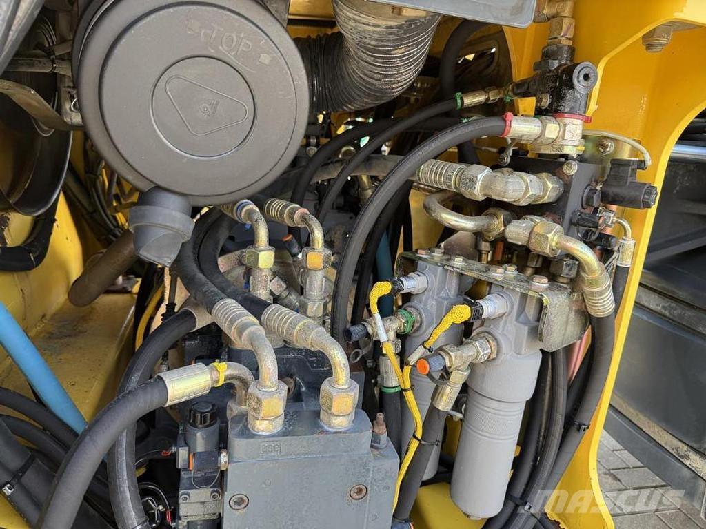 Bomag BW 151 AD-4 트윈 드럼 롤러