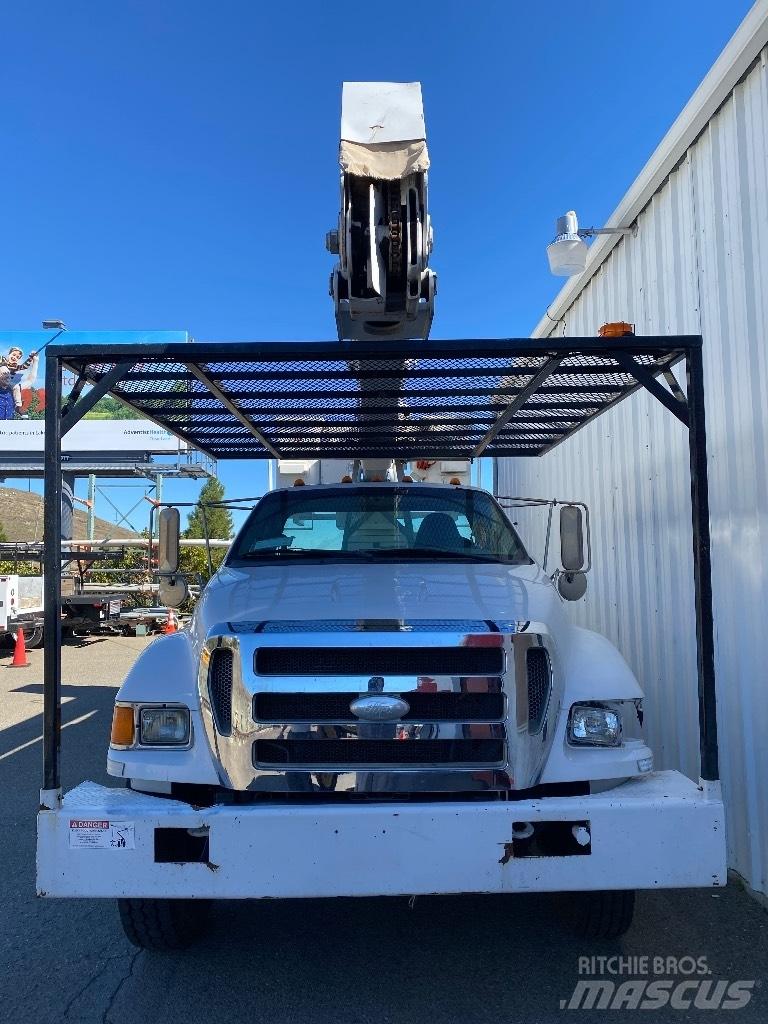 Ford F 750 SD 트럭 탑재 고소작업대