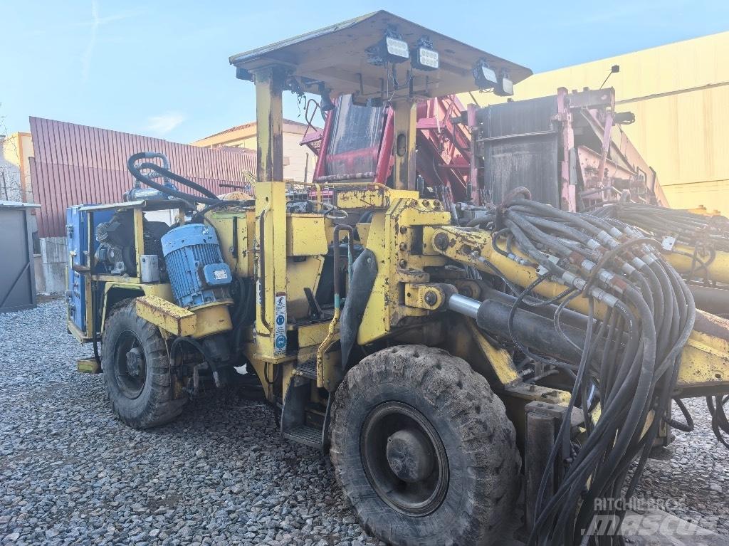 Atlas Copco H 282 도로 굴착기