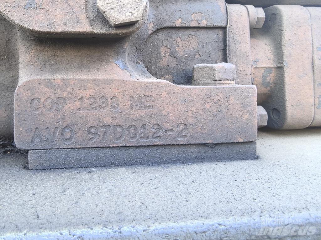 Atlas Copco H 282 도로 굴착기