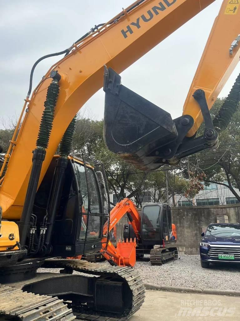 Hyundai R220-9S  휠 굴삭기