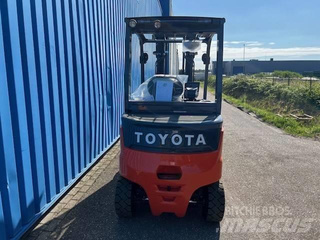 Toyota Traigo 80 전동 지게차