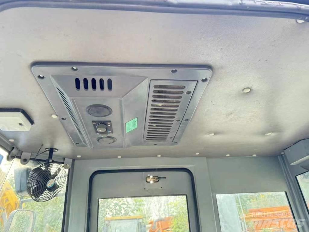 Shantui SD 32 크롤러 도저