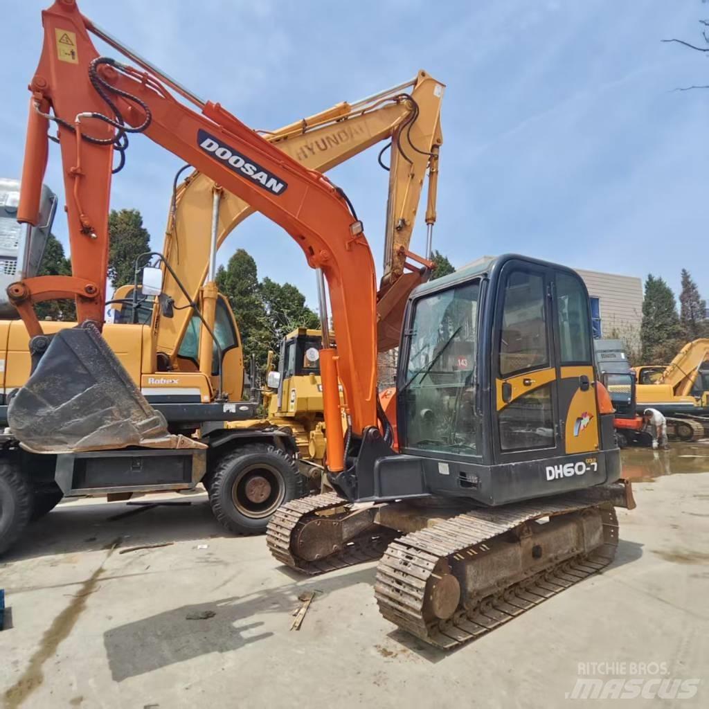 Doosan DH 60 소형 굴삭기 7톤 미만