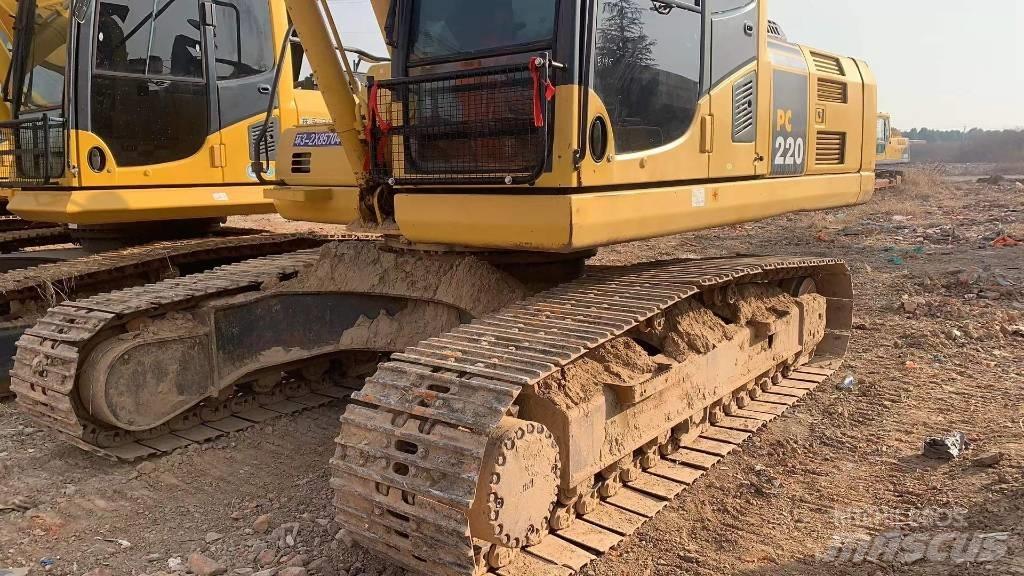 Komatsu PC 220 대형 굴삭기 29톤 이상