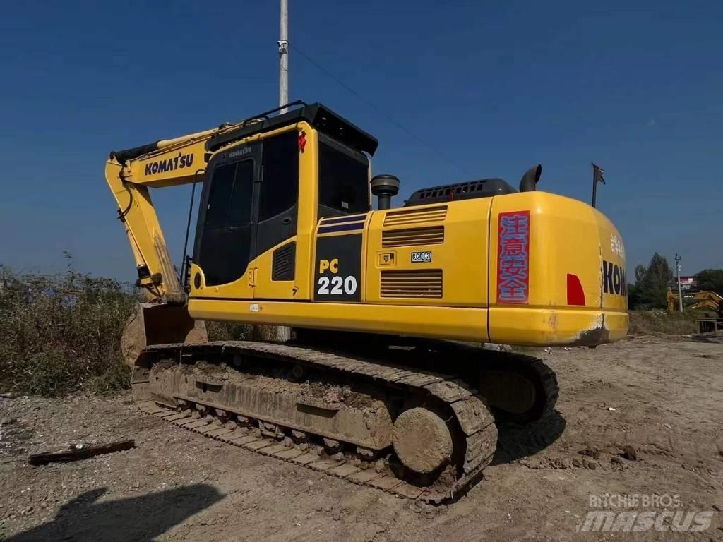 Komatsu PC 220 대형 굴삭기 29톤 이상