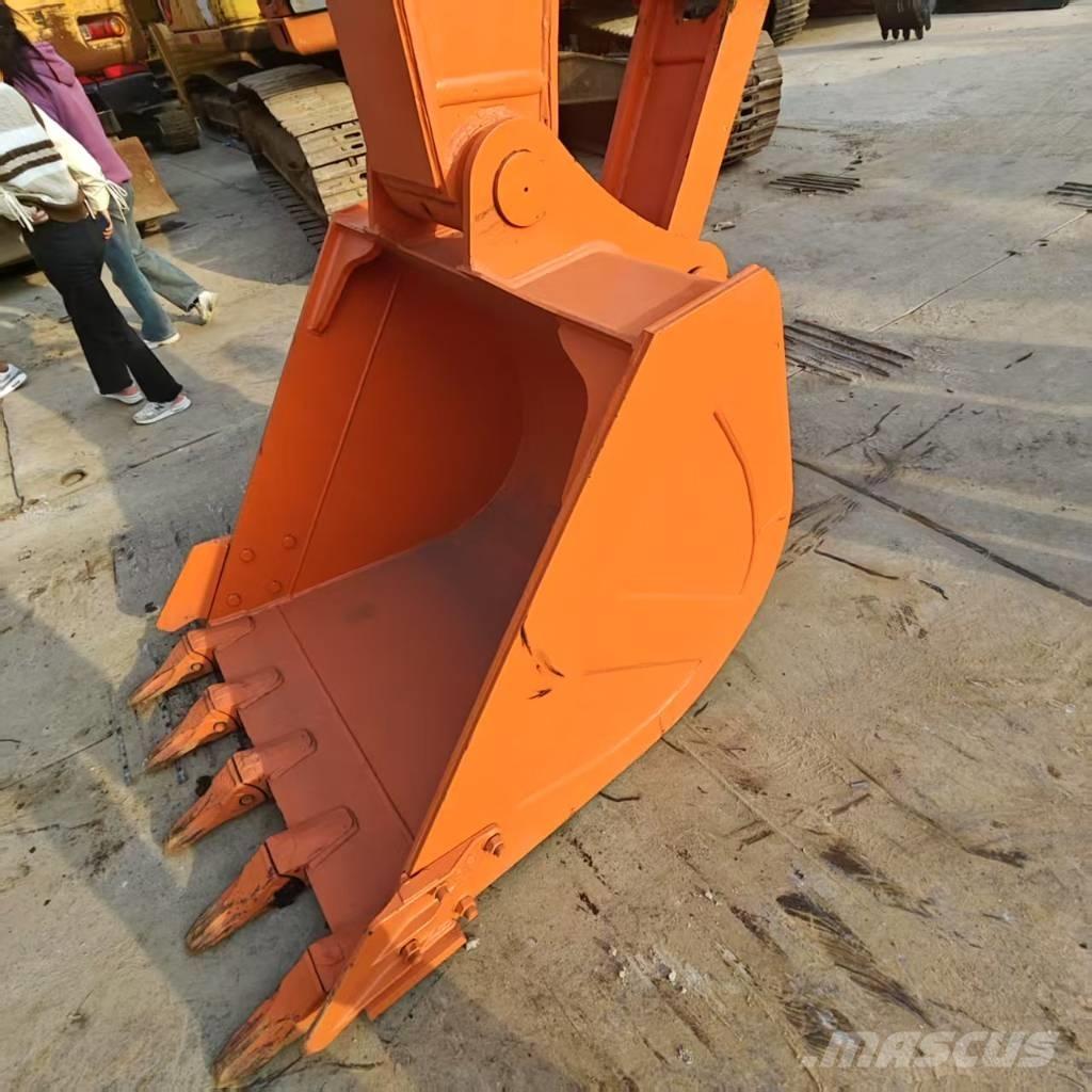 Hitachi ZX 210 대형 굴삭기 29톤 이상