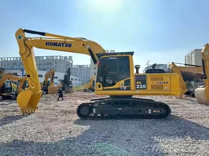 Komatsu PC 220 대형 굴삭기 29톤 이상