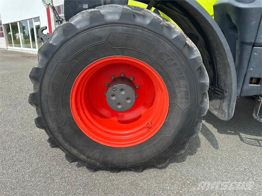 CLAAS Axion 870 트랙터