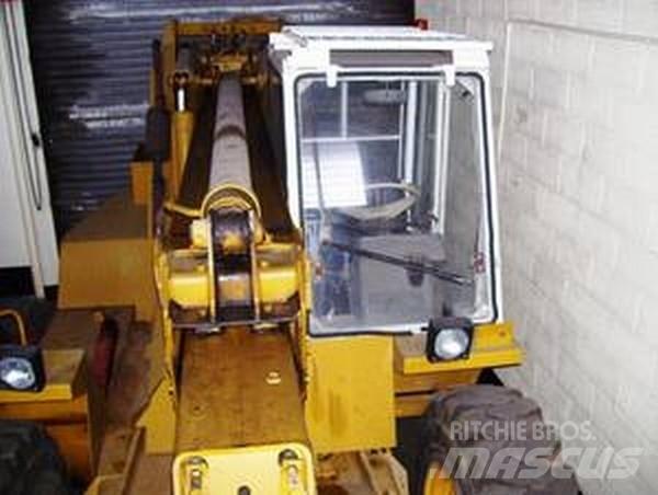 JCB 530B-4HL 험지용 트럭