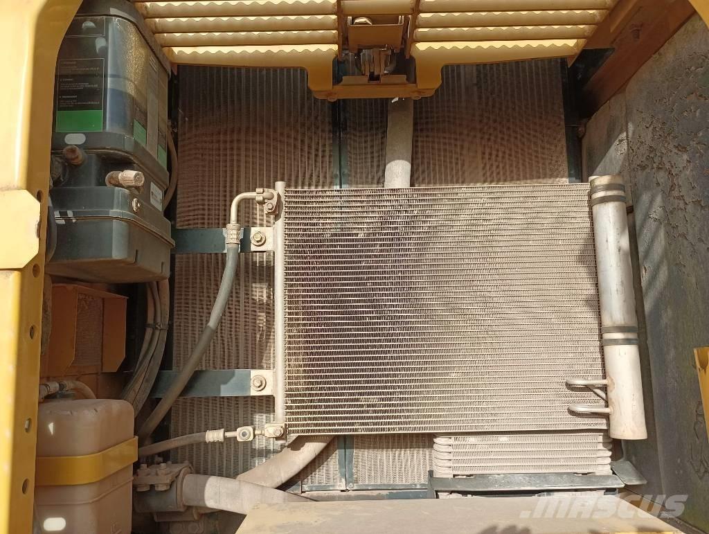 Komatsu PC 210 LC-8 대형 굴삭기 29톤 이상