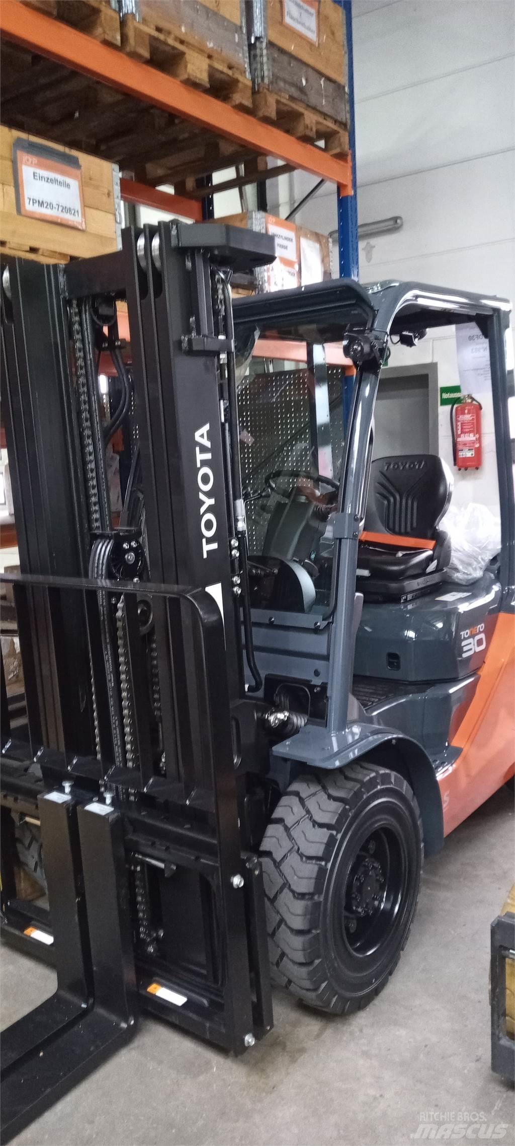 Toyota 52-8FDF30 디젤 지게차