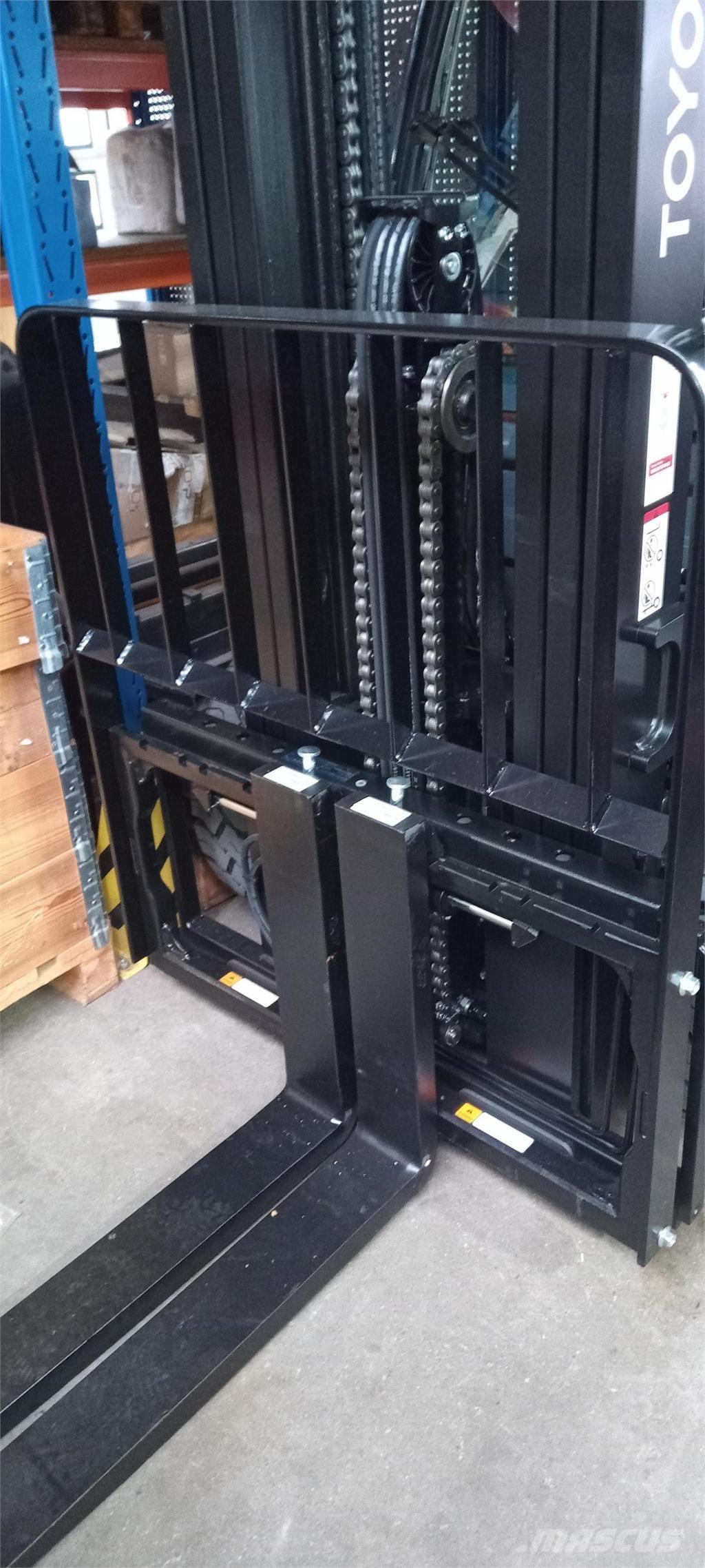 Toyota 52-8FDF30 디젤 지게차