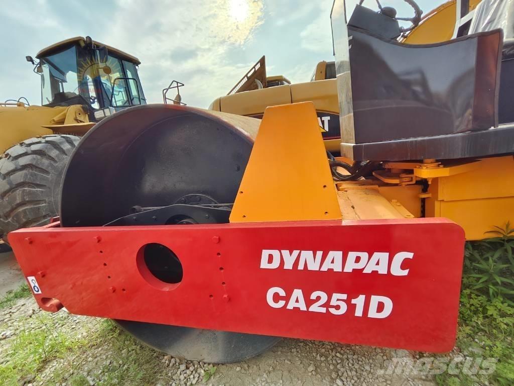 Dynapac CA 251 D 싱글 드럼 롤러