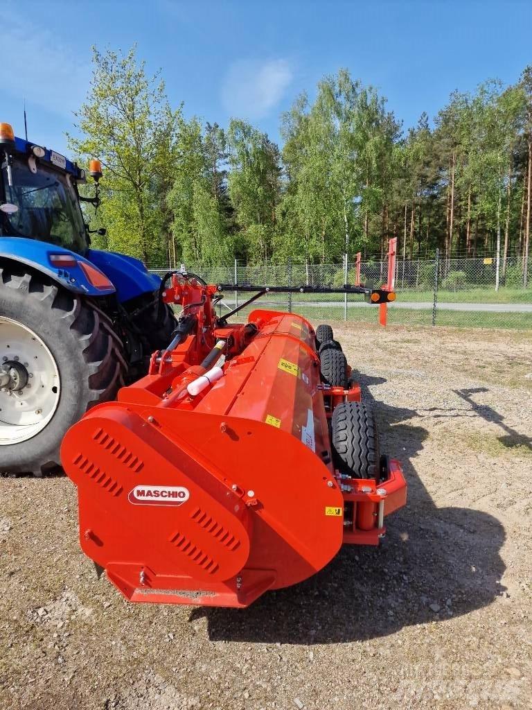 Maschio Gemella 620 목장 제초기 및 토퍼