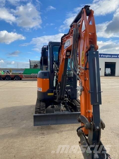 Develon DX 27 Z-7 소형 굴삭기 7톤 미만