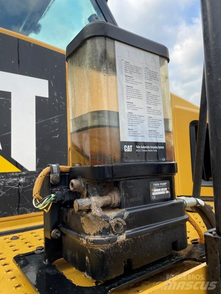 CAT 745 C 연결식 홀러